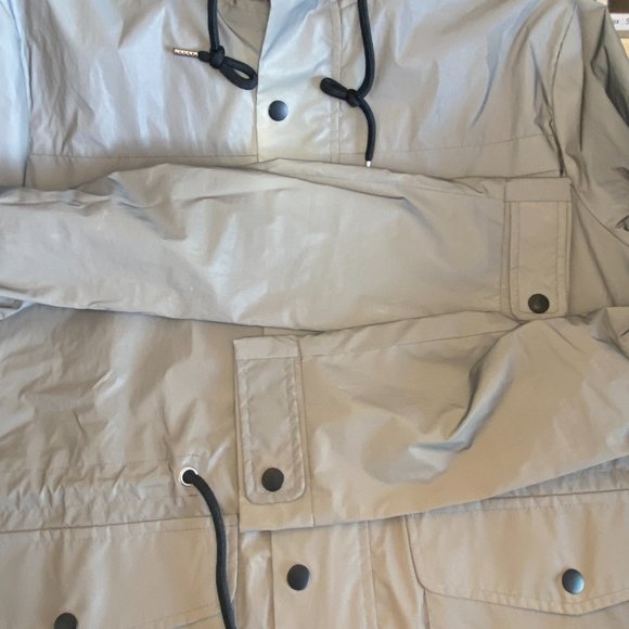 Raincoat Reflective Silver Gray Forever 21 Mens Size Large Long Sleeve - Picture 8 of 9